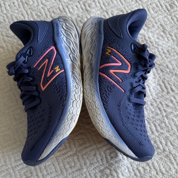 New Balance Fresh Foam 1080v12 Womens 7 Wide Shoes Blue Running Walking Comfort - Picture 3 of 8